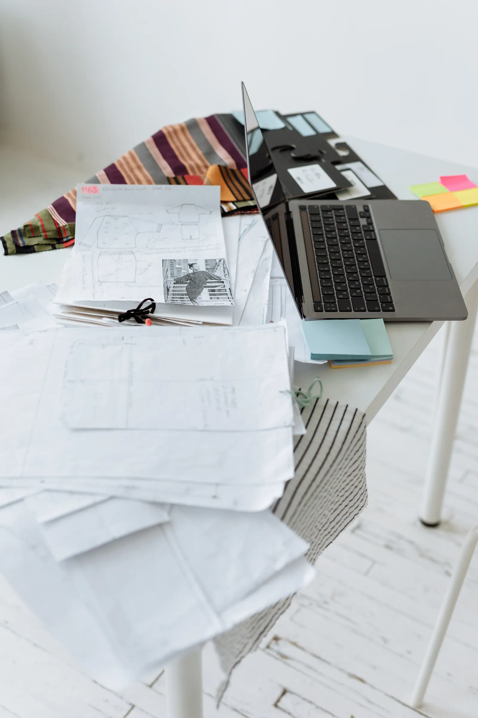 Too Many Pages, One Simple Fix: A Practical Guide to AiNowly’s Free Split PDF Tool